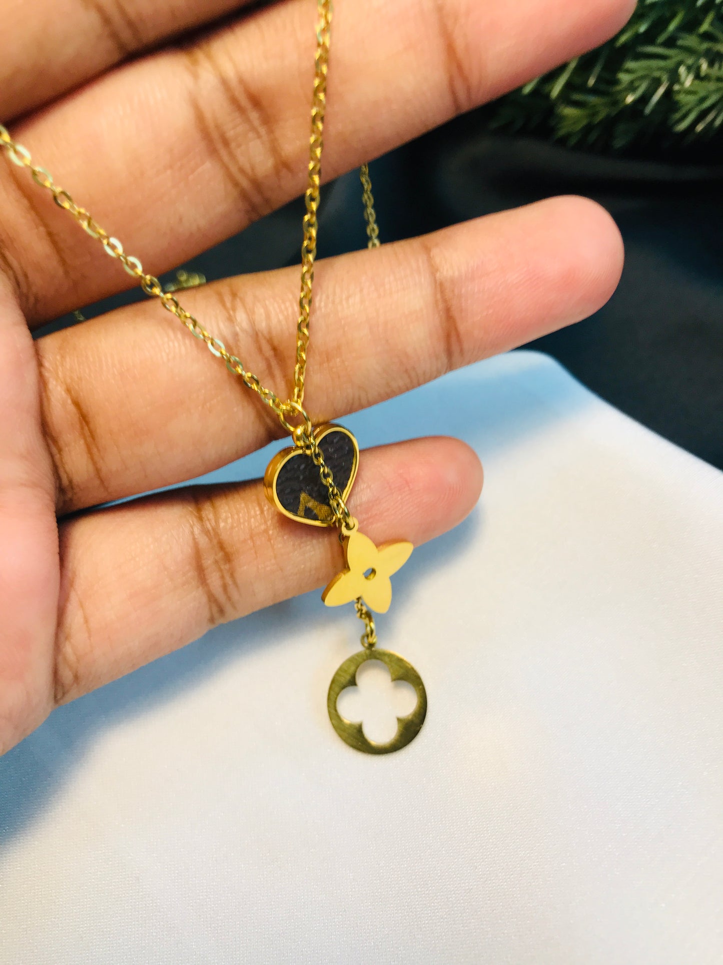 Luis Gold Heart Pendant