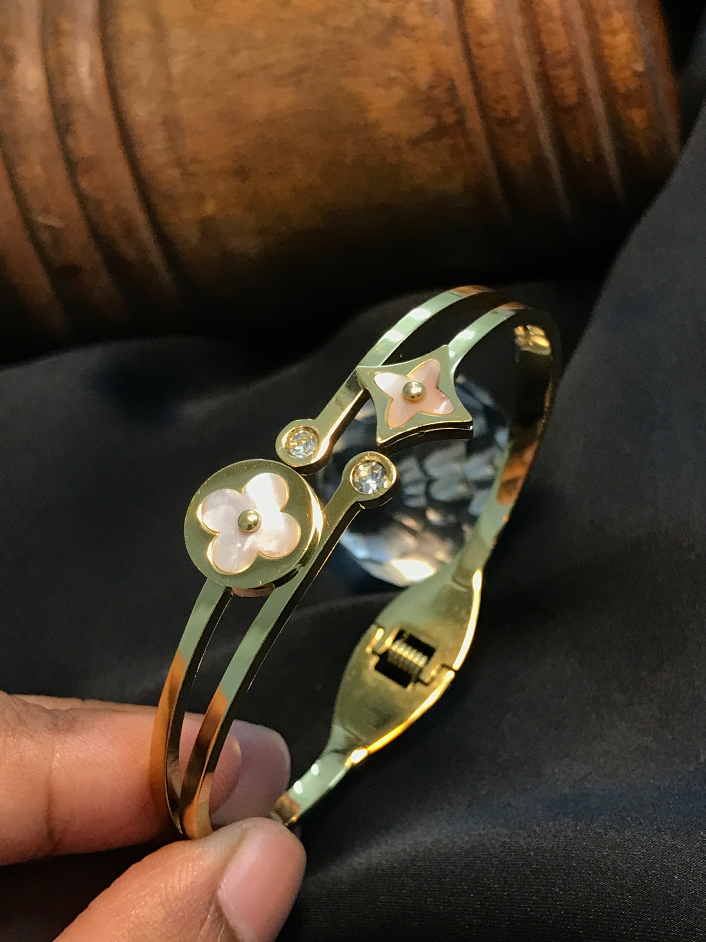 Luis Bangle Bracelet-07