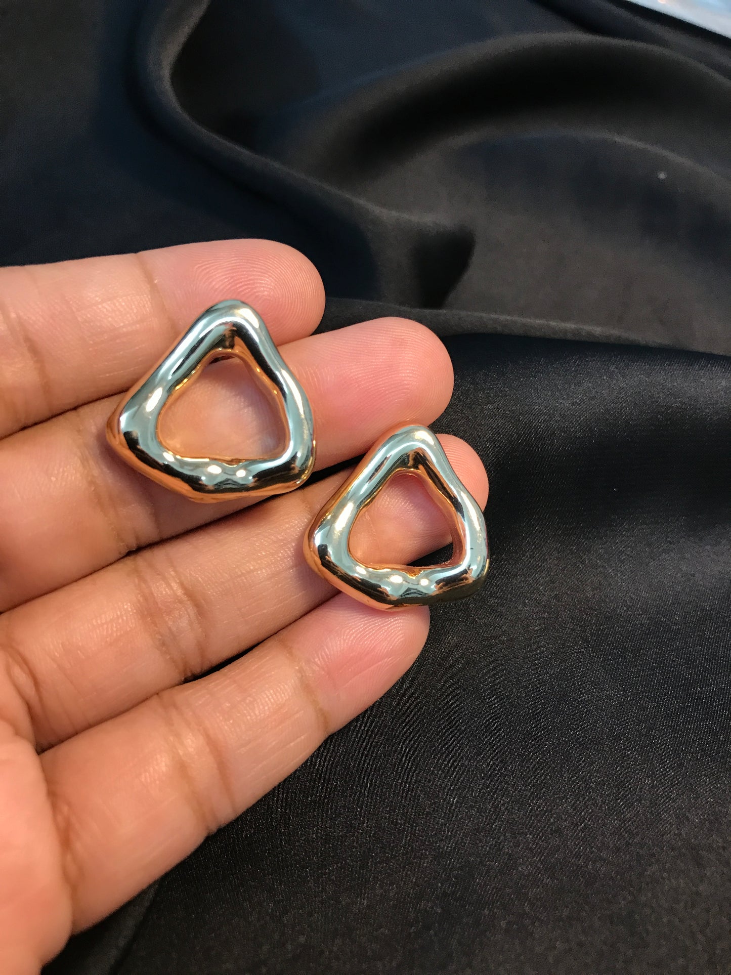 Metal triangle Earring