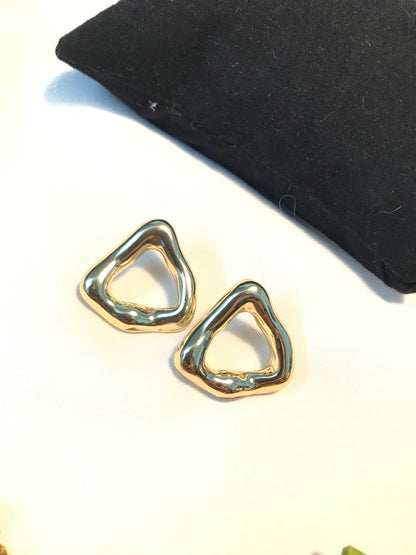 Metal triangle Earring