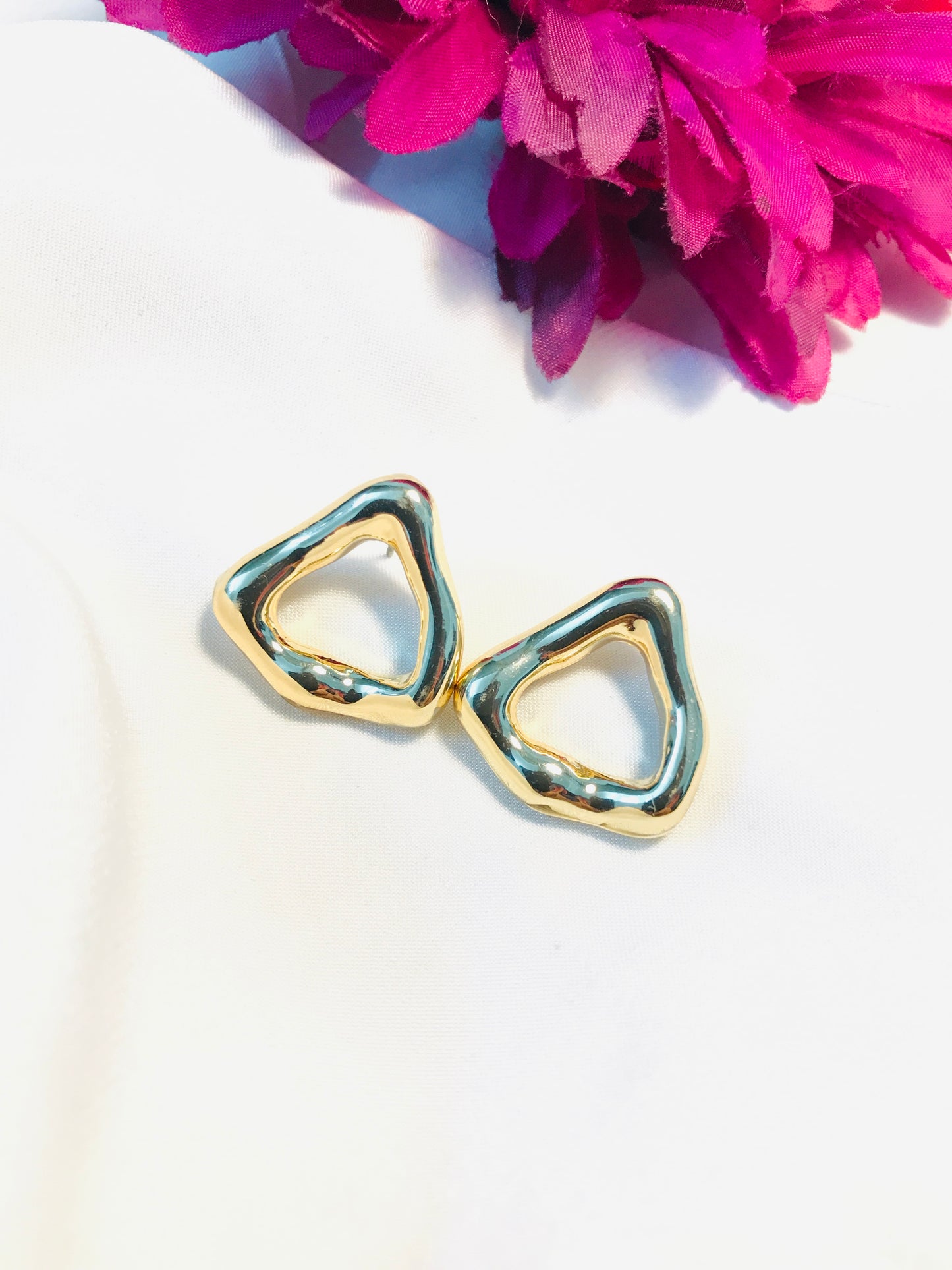 Metal triangle Earring
