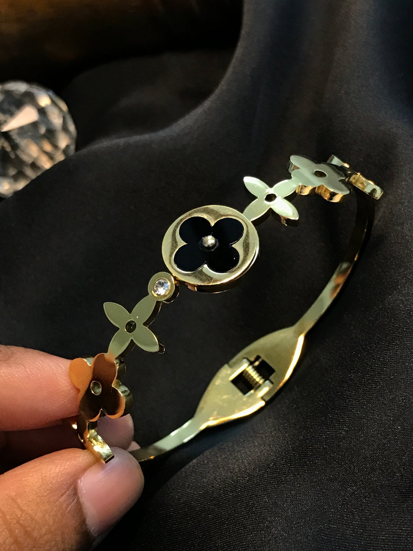 Luis Bangle Titanium Bracelet-01