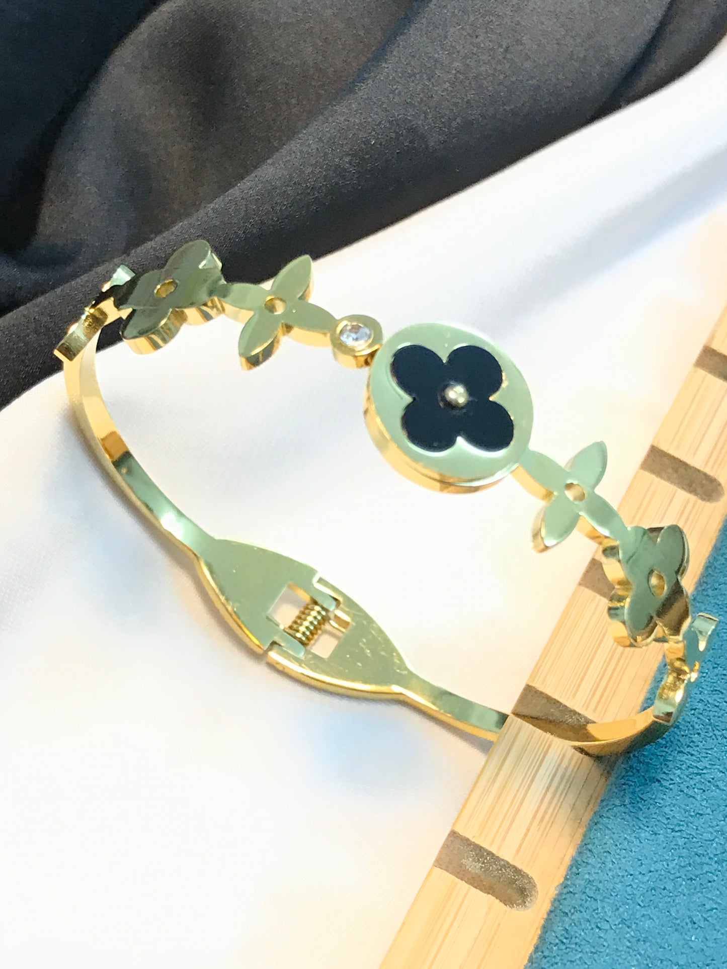 Luis Bangle Titanium Bracelet-01