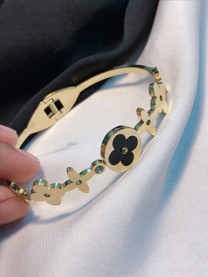 Luis Bangle Titanium Bracelet-01