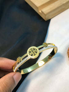 Torry Bangle Bracelet-02