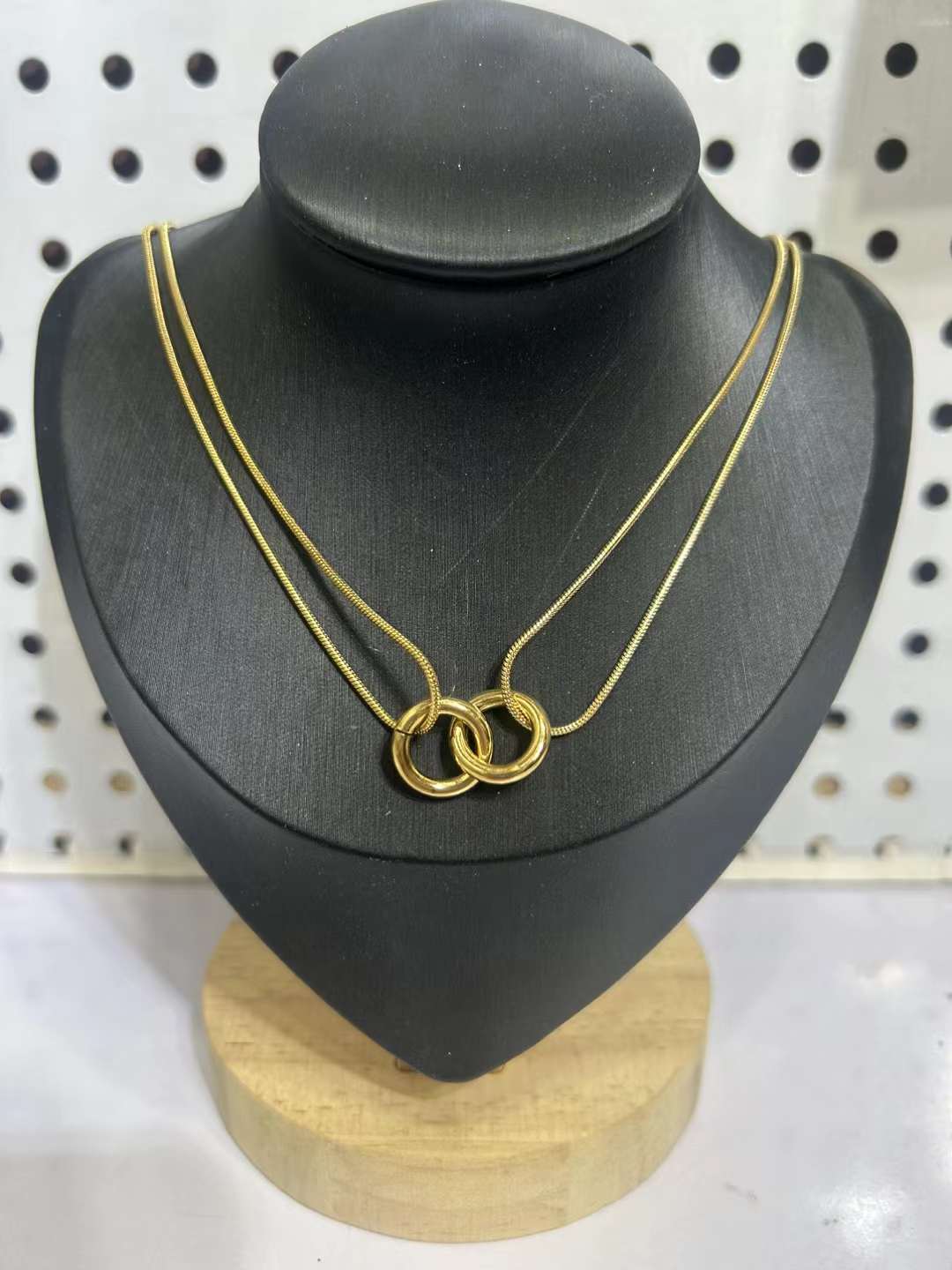 Double knot necklace