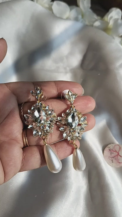 Pearl Dangle Floral Earring