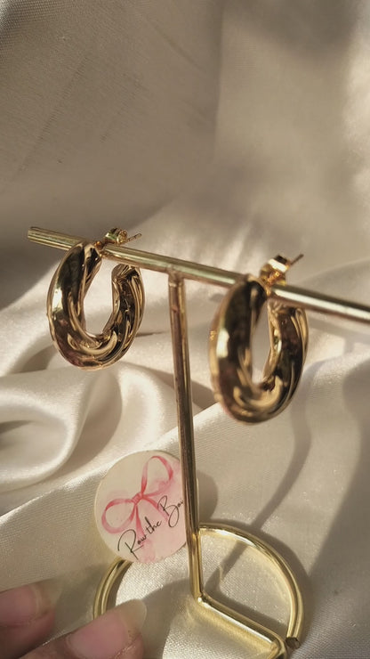 Metallic criss half circle