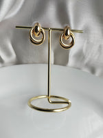 Load image into Gallery viewer, Metallic urban earring
