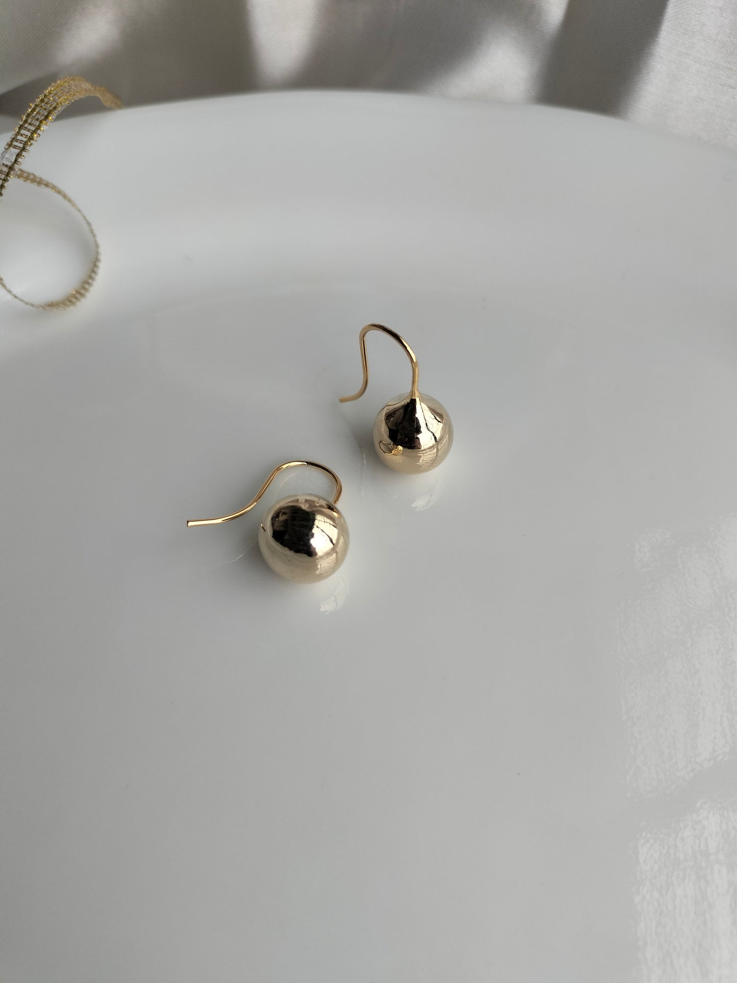 Golden Drop Ball Metallic