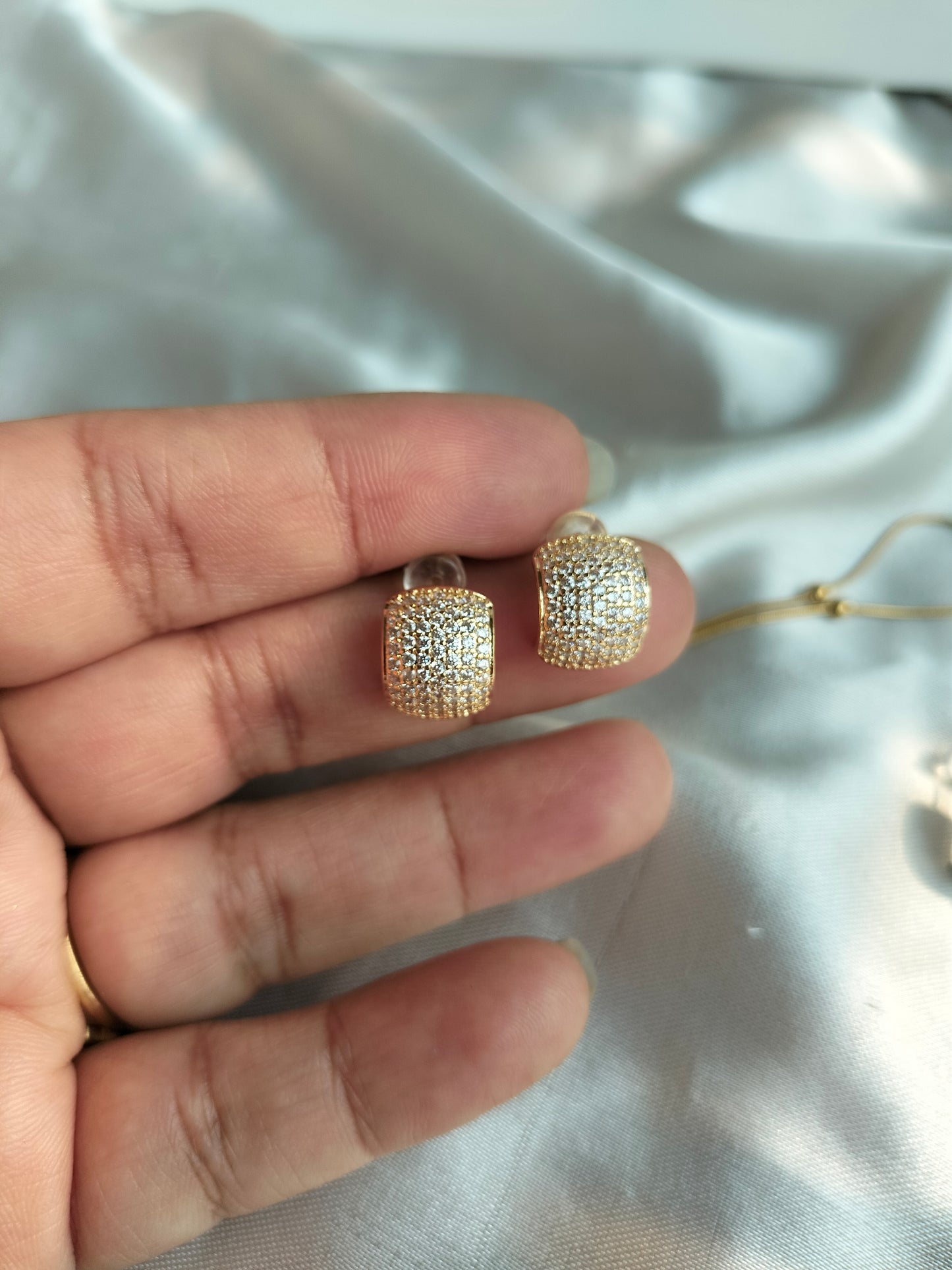 Aurora Shine Stud-golden