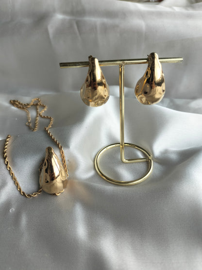 Drop dotted earrings pendant set