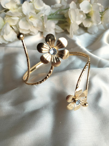 Golden Floral Arm Cuff-02