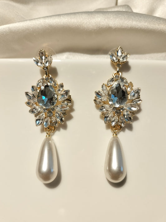 Pearl Dangle Floral Earring