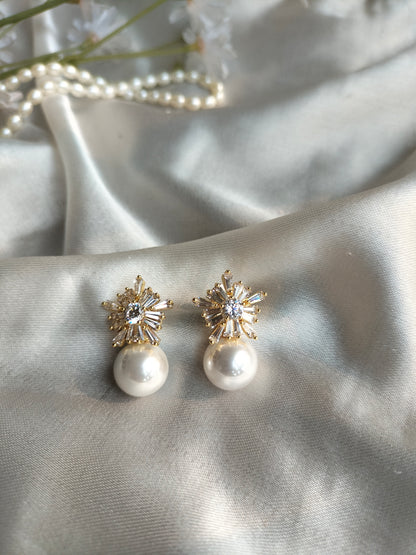 Gorgeous Fashion Pearl Earring