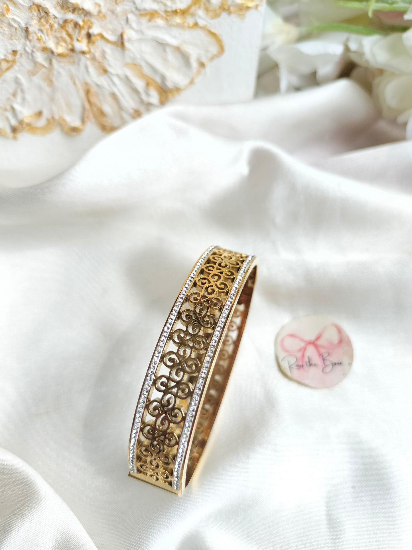 Floral bangle bracelet