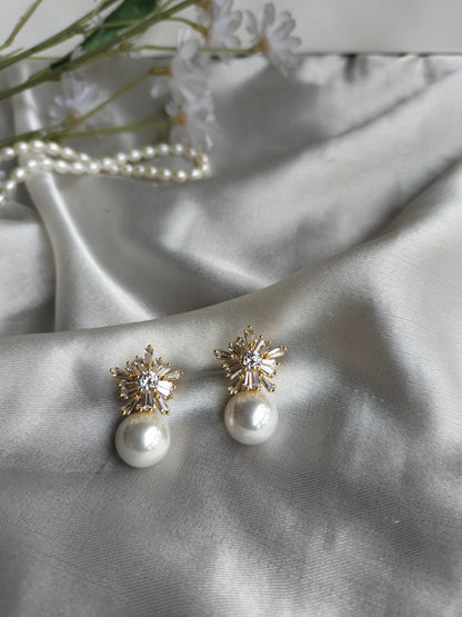 Gorgeous Fashion Pearl Earring