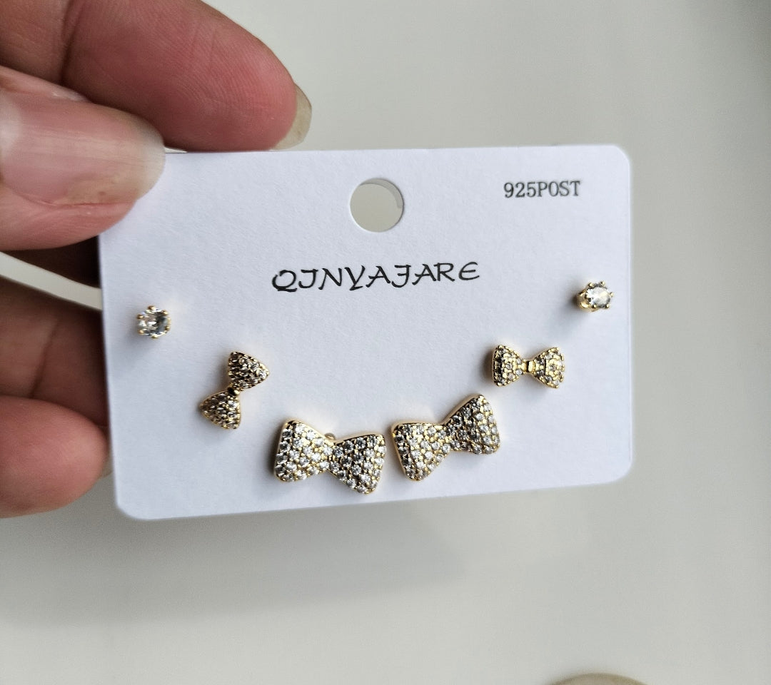 Bow Stud Set Golden
