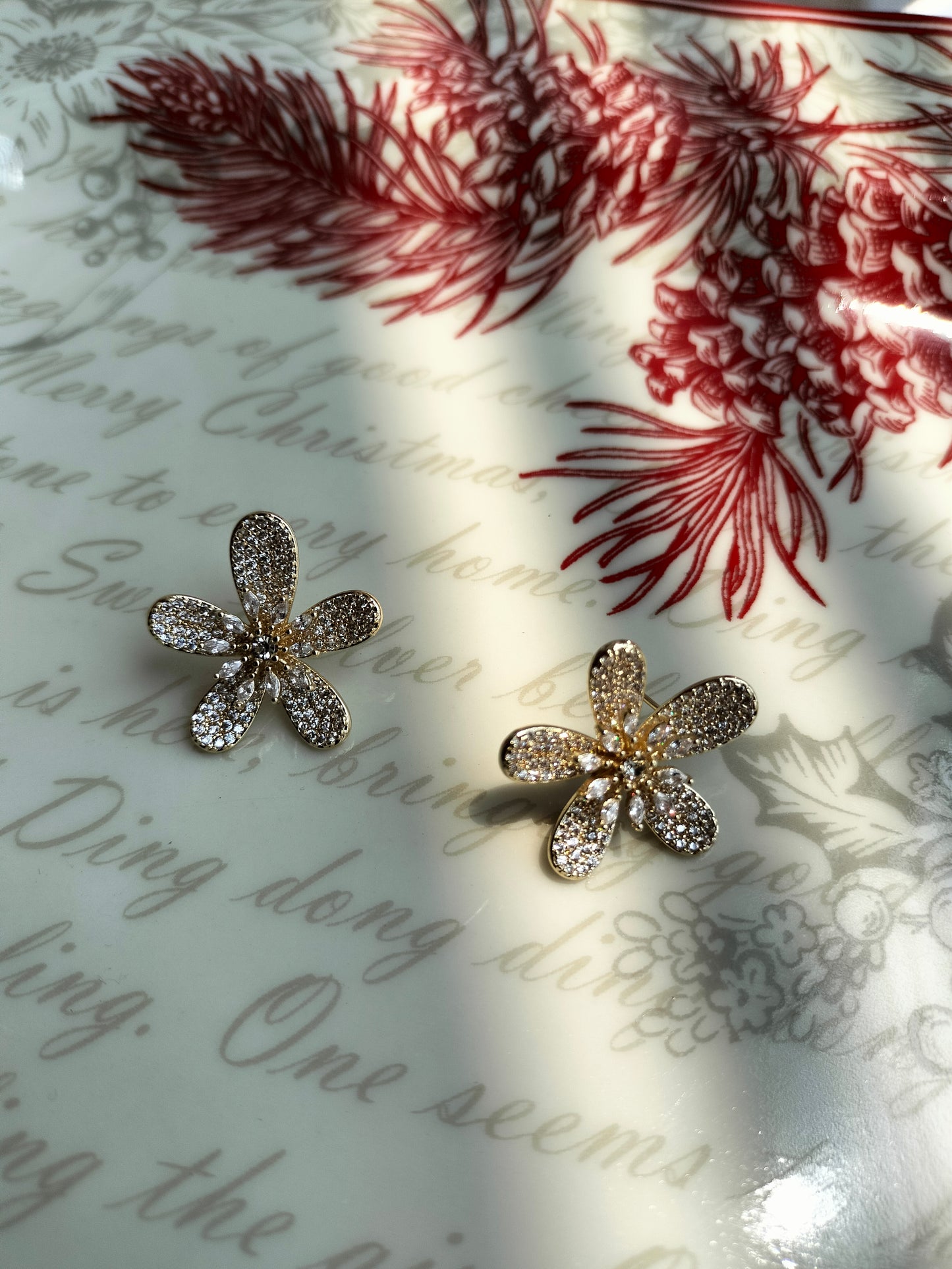 Penta Petal Floral Golden