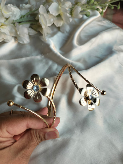 Golden Floral Arm Cuff-02