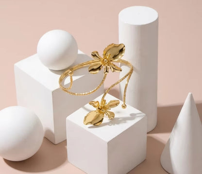 Golden Floral Arm Cuff