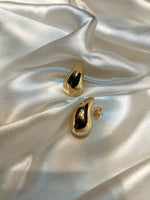 Load image into Gallery viewer, Drop Metallic Earring Golden

