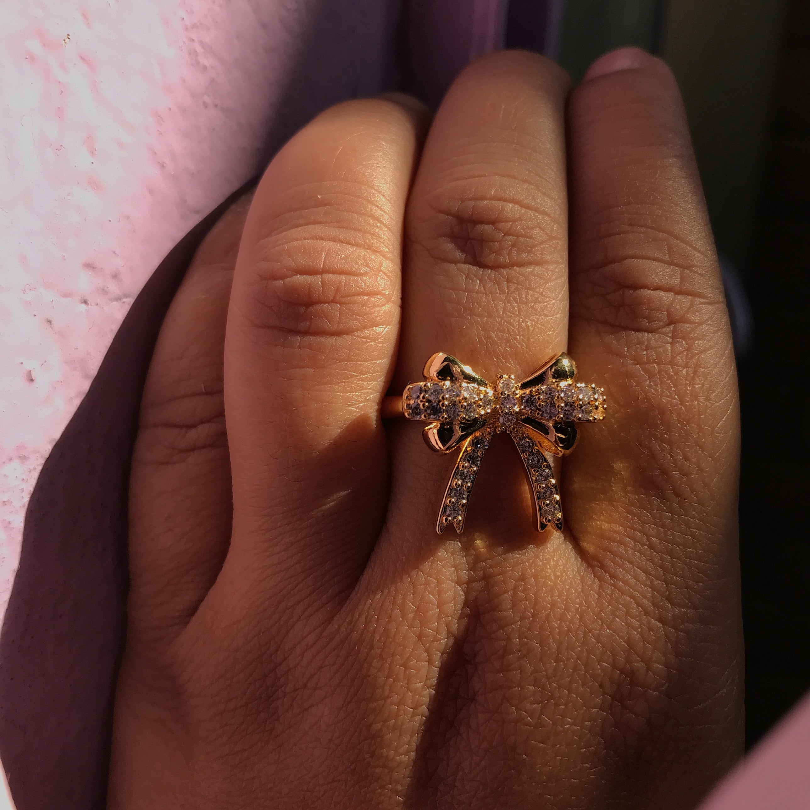 White Stone Bow finger ring