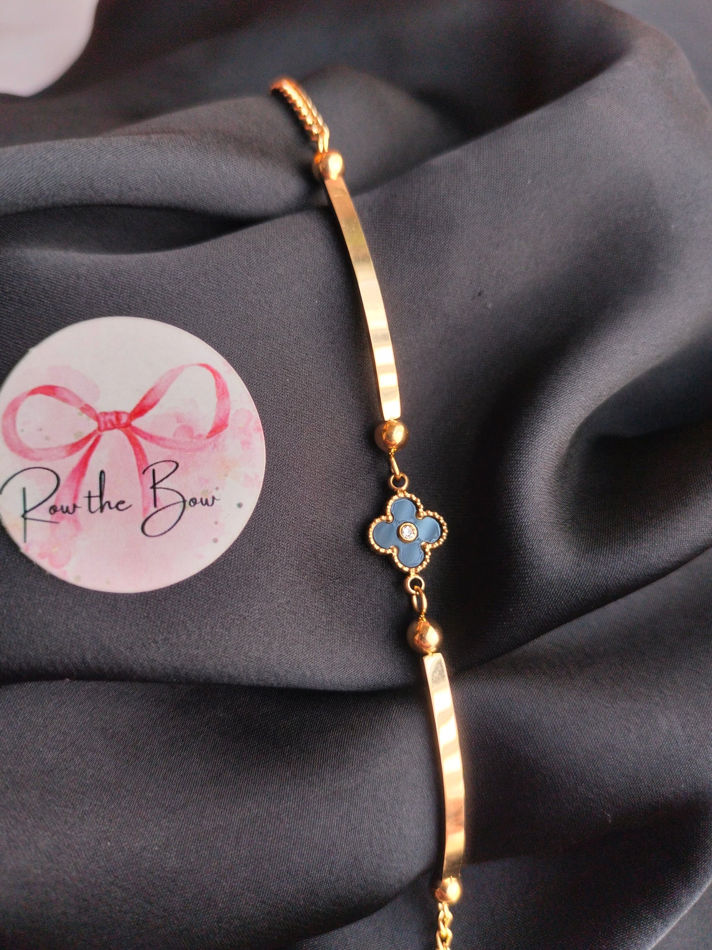 Clovar thin bracelet golden