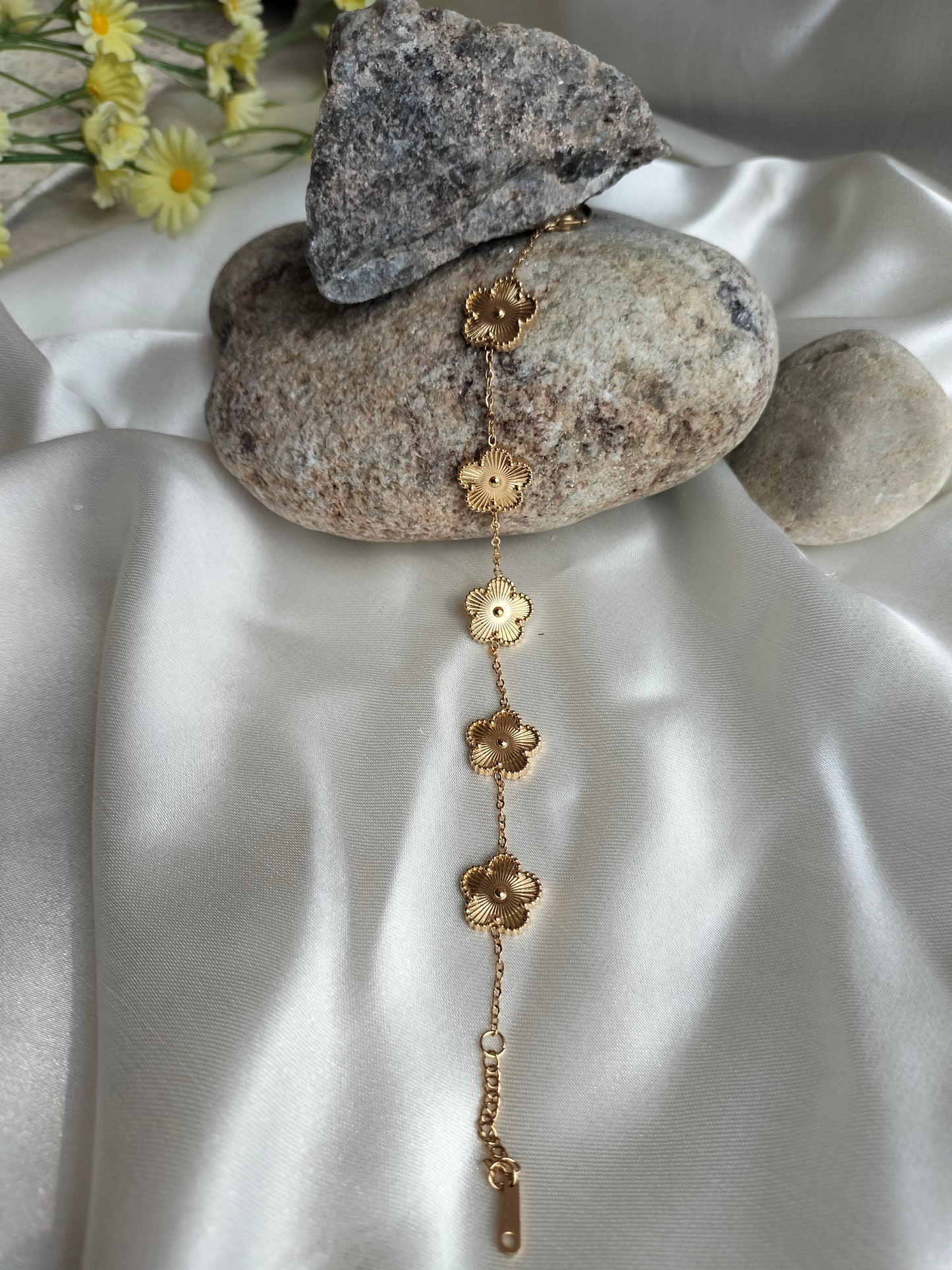 5 Patel Golden Clovar Chain Bracelet-3