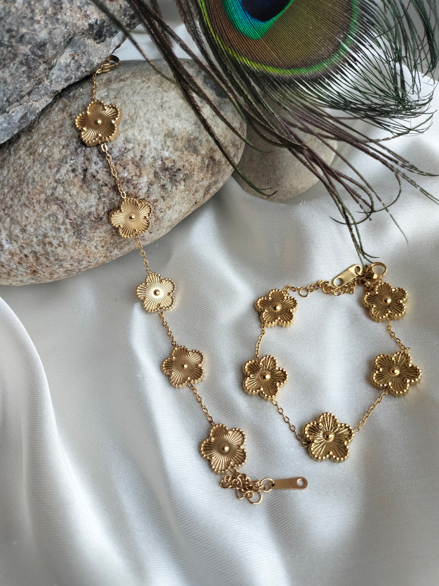 5 Patel Golden Clovar Chain Bracelet-02