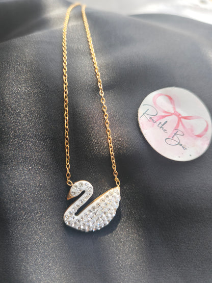 Swan Pendant White