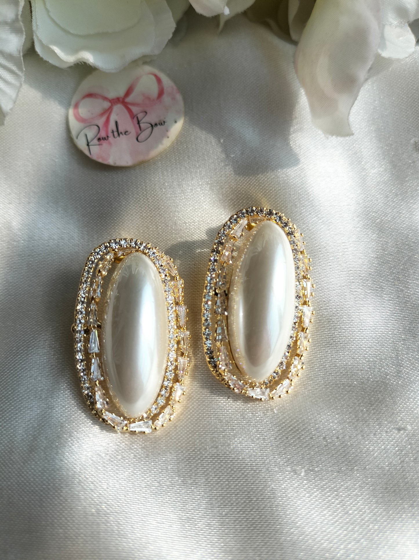 Oval Pearl Golden earring