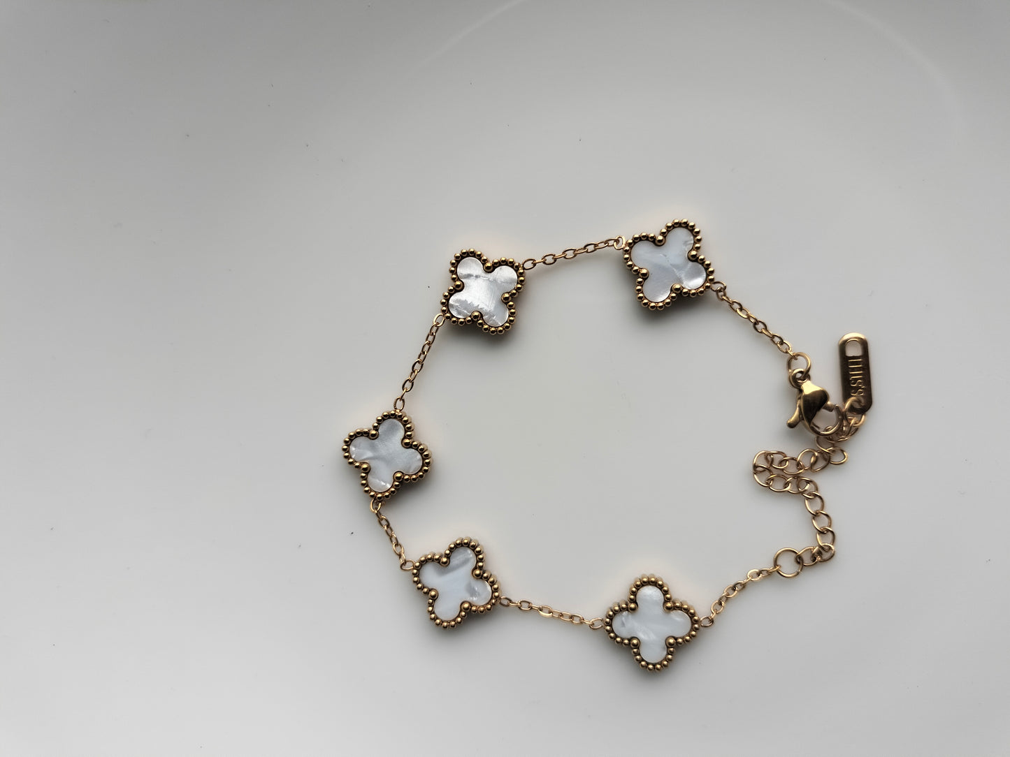 Clovar white chain bracelet