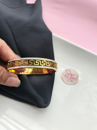 S cross bangle bracelet