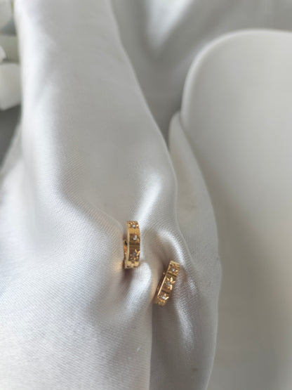 Star studded metallic hoop