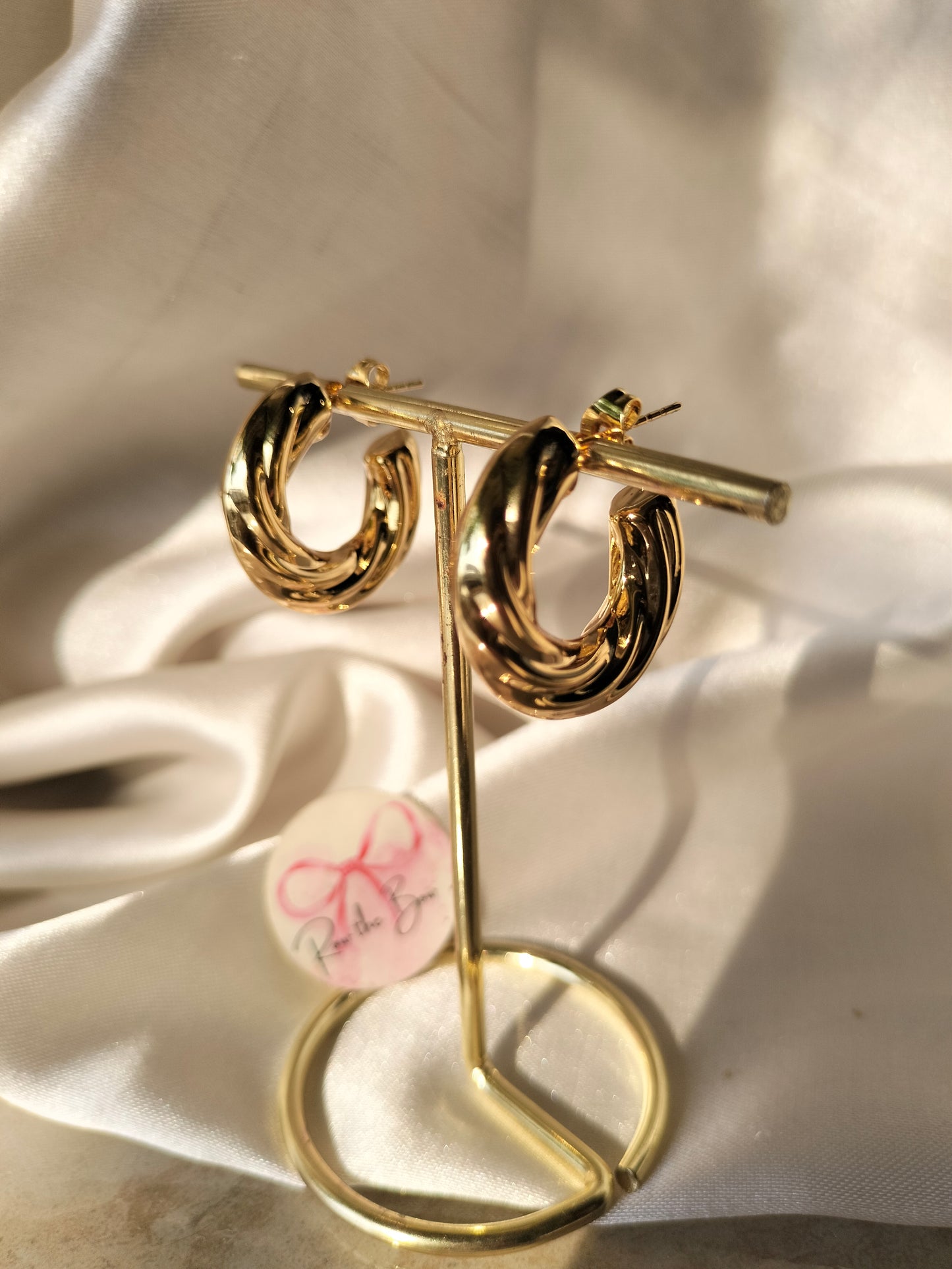 Metallic criss half circle