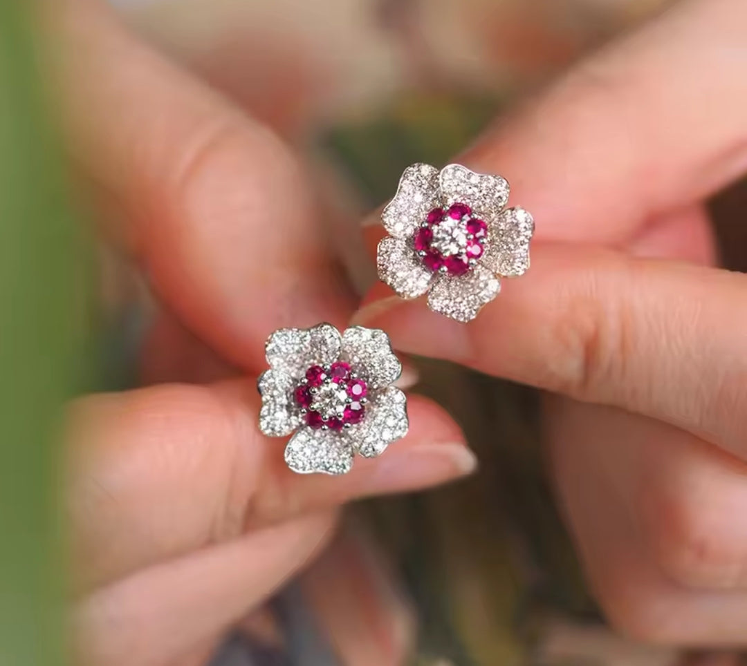 Exclusive flower earring