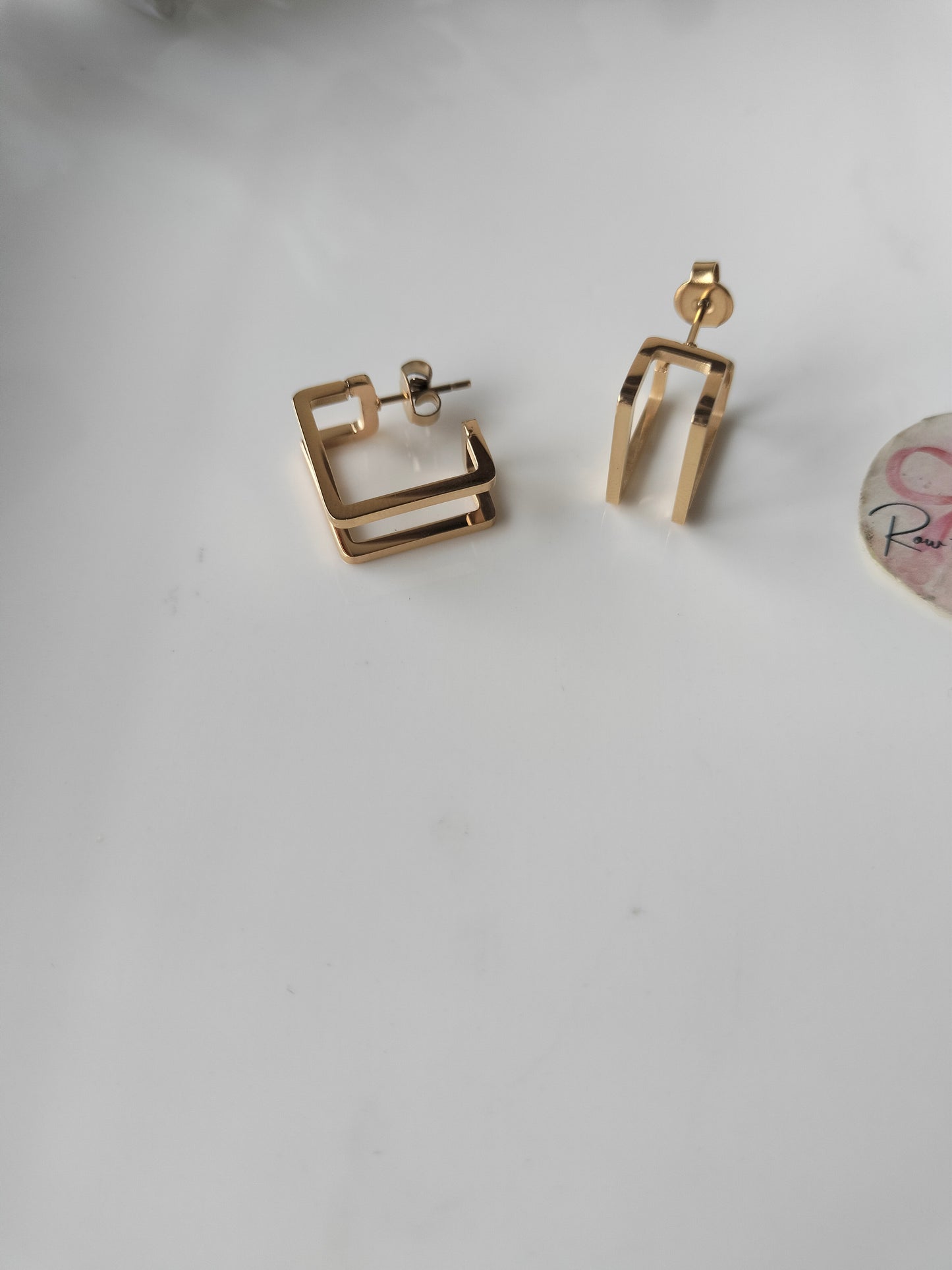 Double square metallic hoop