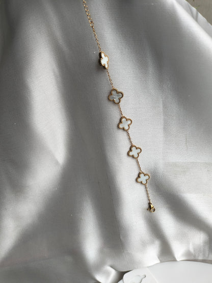 Clovar white chain bracelet