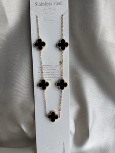 Clovar black long necklace