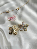 Load image into Gallery viewer, Pearl penta Leaf Earring

