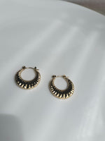 Load image into Gallery viewer, Metallic Snail Hoop
