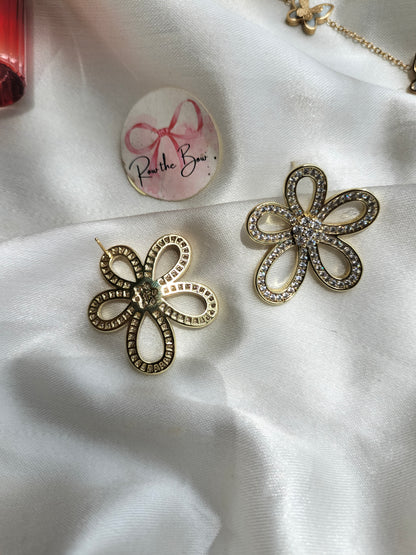 Floral golden penta Leaf Earring