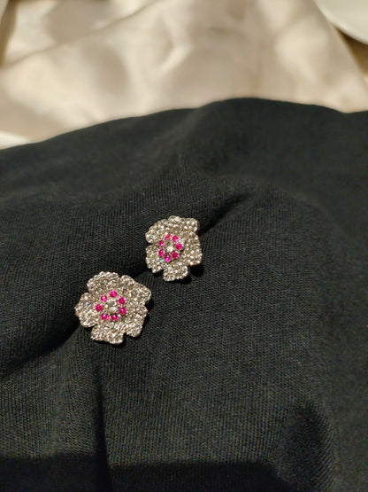 Exclusive flower earring