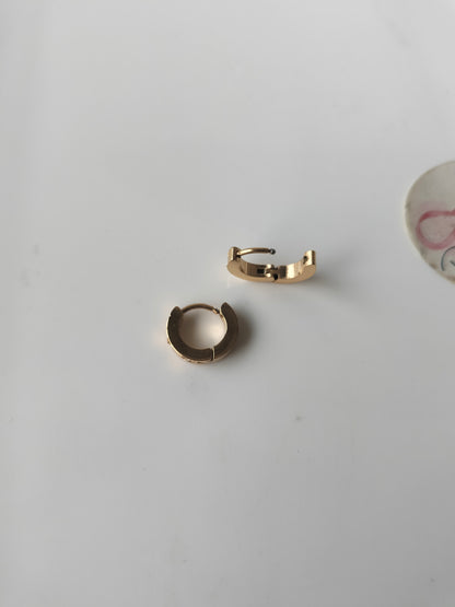 Star studded metallic hoop