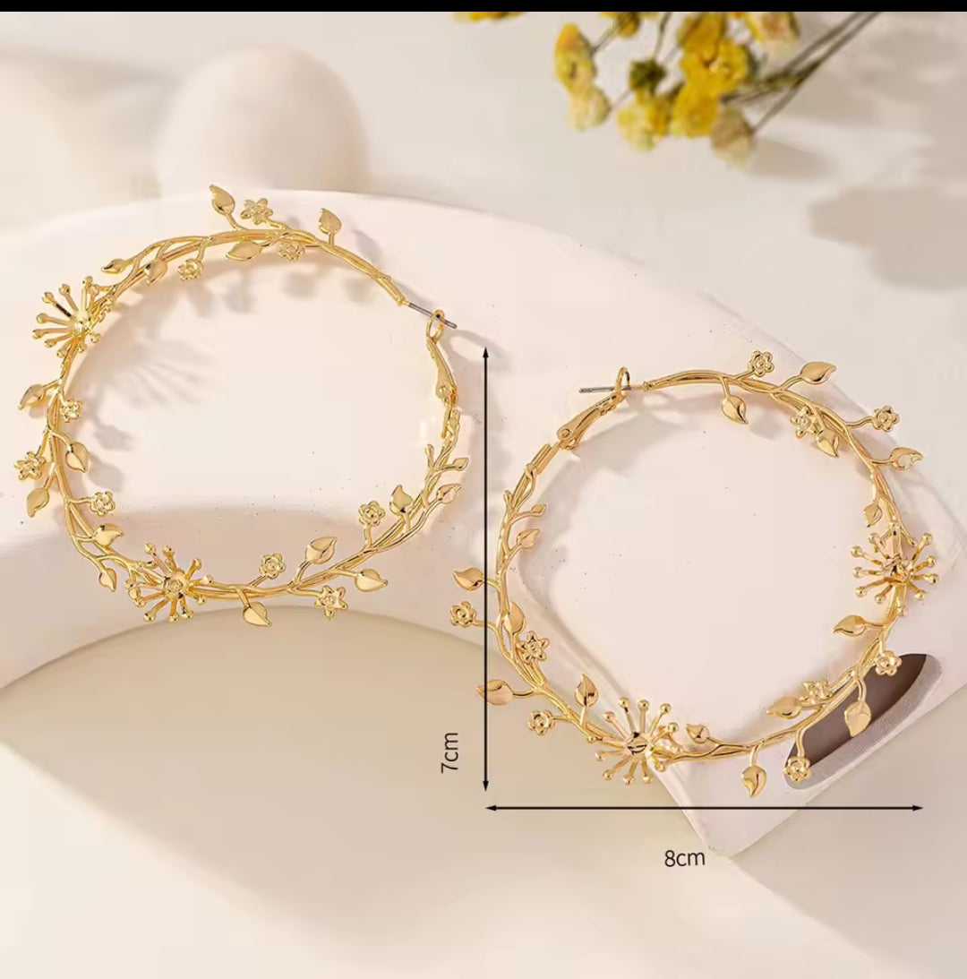 Creeping Floral Hoop