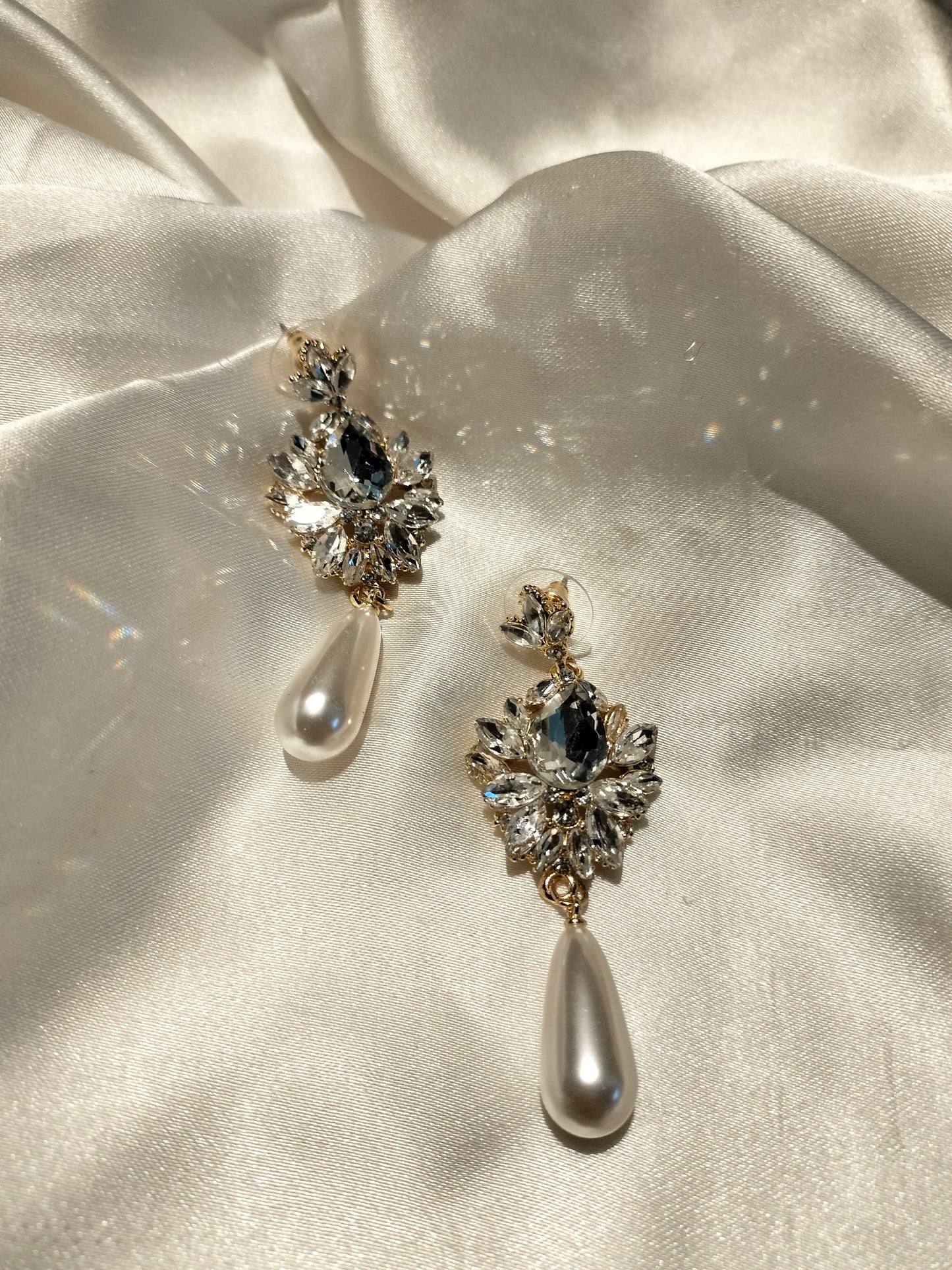 Pearl Dangle Floral Earring