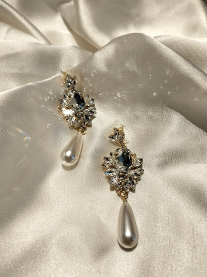 Pearl Dangle Floral Earring