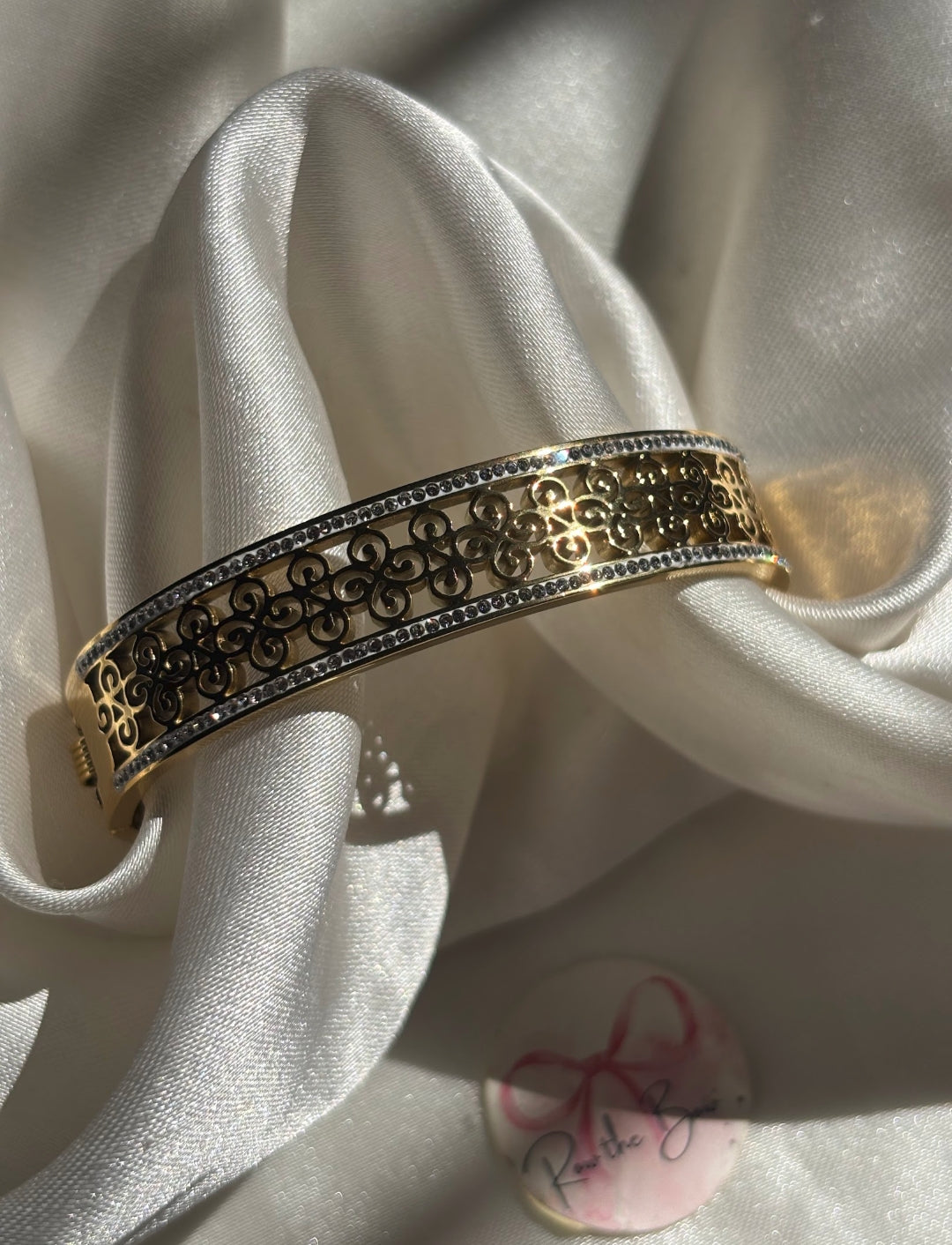 Floral bangle bracelet