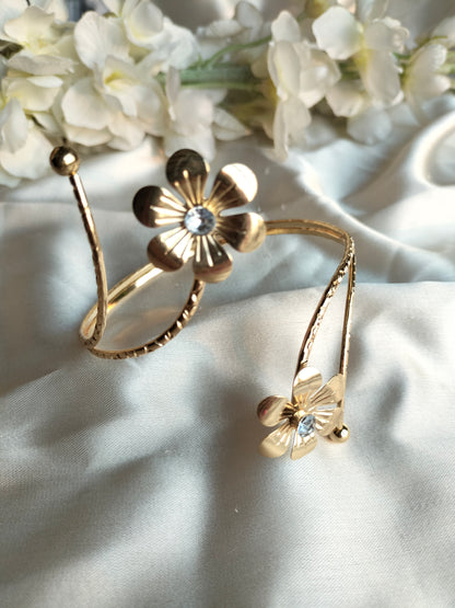 Golden Floral Arm Cuff-02